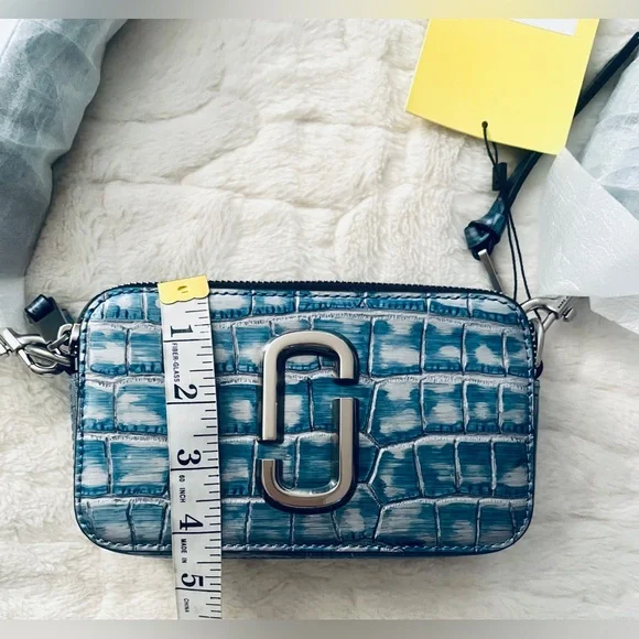 MARC JACOBS Snapshot
Bag Blue 'The Croc - Color: HARBOR BLUE with dust bag🔥🔥🔥 - Picture 4 of 14